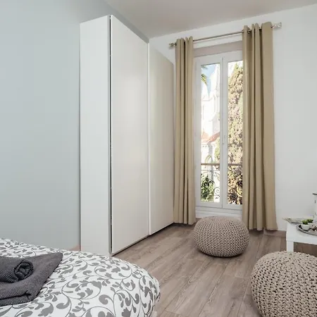 Appartement Le Notre Dame 3br With Ac And Balcony In The Heart Of Welkeys *