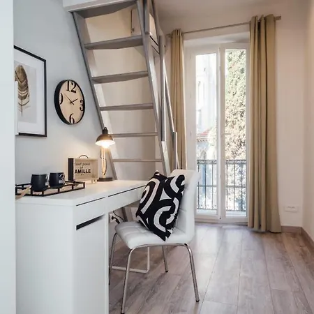Appartement Le Notre Dame 3br With Ac And Balcony In The Heart Of Welkeys *